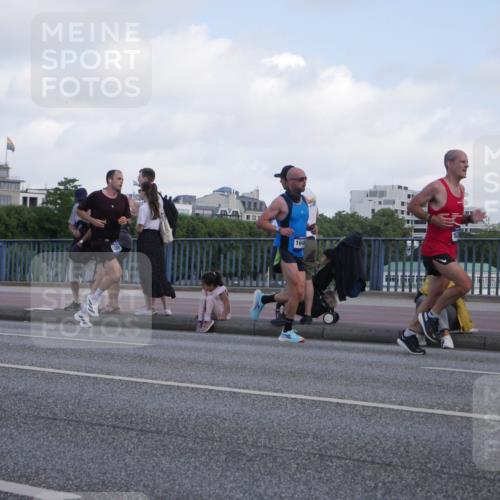 29.06.2025 - hella hamburg halbmarathon Luisa Fischer http://msf.ph/oto/8442890 29.06.2025 09:43:42 Kennedybrücke 4571, 10780 meine-sportfotos.de