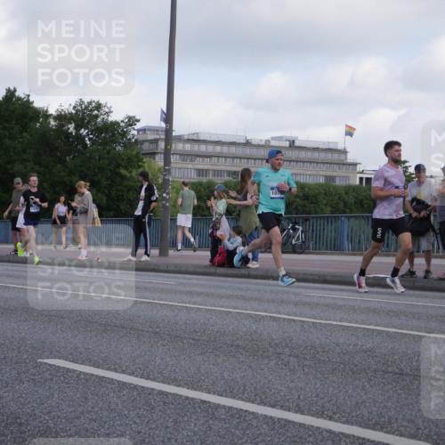 29.06.2025 - hella hamburg halbmarathon Luisa Fischer http://msf.ph/oto/8442909 29.06.2025 09:43:45 Kennedybrücke 13751, 1078, 10780 meine-sportfotos.de