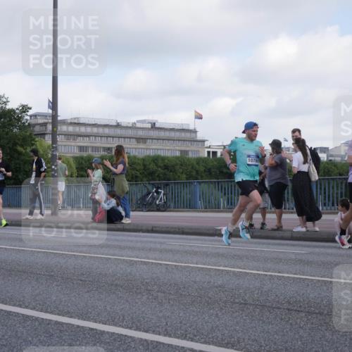 29.06.2025 - hella hamburg halbmarathon Luisa Fischer http://msf.ph/oto/8442934 29.06.2025 09:43:45 Kennedybrücke 13751, 10780, 10780 meine-sportfotos.de