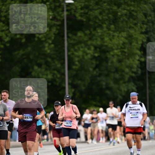 29.06.2025 - hella hamburg halbmarathon Dr. Thomas Lammeyer http://msf.ph/oto/8442951 29.06.2025 10:57:28 Kennedybrücke 2291, 2420, 2983, 4595, 6135, 6604, 7032, 7039, 7511, 7690, 9368, 10080, 10417, 10490, 10568, 10879, 10981, 11268 meine-sportfotos.de