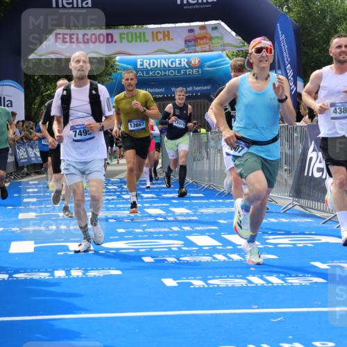 29.06.2025 - hella hamburg halbmarathon Strokosch-Dieckow http://msf.ph/oto/8442952 29.06.2025 10:40:09 Ziel 2826, 3547, 4381, 5007, 5409, 5410, 5508, 5803, 5916, 7495, 8465, 8933, 10968, 11731, 12091, 12704, 13514, 13667, 14699, 15424, 17973, 18614, 18979 meine-sportfotos.de