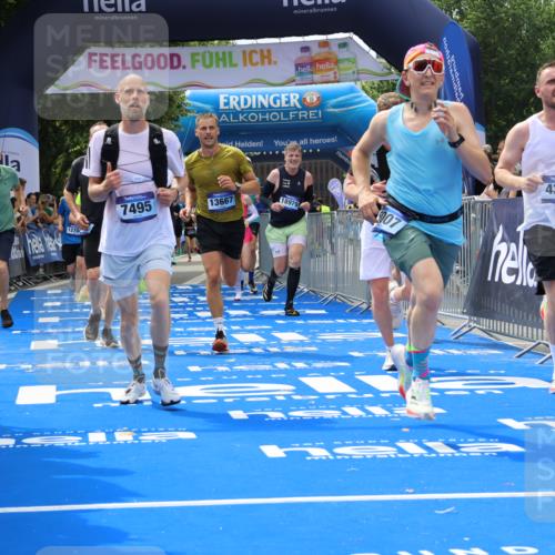 29.06.2025 - hella hamburg halbmarathon Strokosch-Dieckow http://msf.ph/oto/8442975 29.06.2025 10:40:09 Ziel 2826, 3547, 4381, 5007, 5409, 5410, 5508, 5803, 5916, 7495, 8465, 8933, 10968, 11731, 12091, 12704, 13514, 13667, 14699, 15424, 17973, 18614, 18979 meine-sportfotos.de