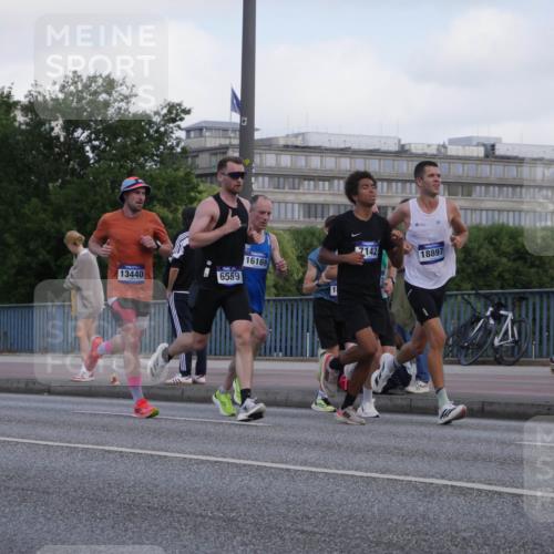 29.06.2025 - hella hamburg halbmarathon Luisa Fischer http://msf.ph/oto/8443013 29.06.2025 09:43:55 Kennedybrücke 7862, 16169, 13440, 6559, 7142, 18897, 2892, 6559, 7862 meine-sportfotos.de