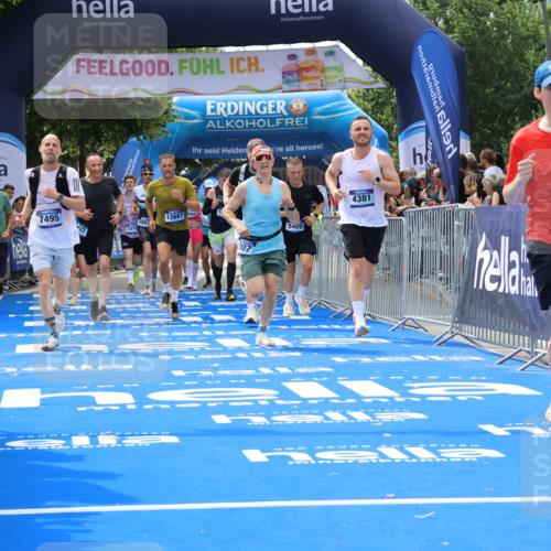 29.06.2025 - hella hamburg halbmarathon Strokosch-Dieckow http://msf.ph/oto/8443030 29.06.2025 10:40:08 Ziel 2826, 3547, 4381, 5007, 5050, 5409, 5410, 5508, 5803, 5916, 6080, 7495, 8465, 8933, 10968, 11731, 12091, 12704, 13514, 13667, 14699, 15424, 17973, 18614, 18979 meine-sportfotos.de