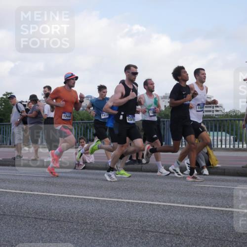 29.06.2025 - hella hamburg halbmarathon Luisa Fischer http://msf.ph/oto/8443041 29.06.2025 09:43:57 Kennedybrücke 13440, 1410, 6559, 1264, 1889, 2892, 6559, 7862 meine-sportfotos.de