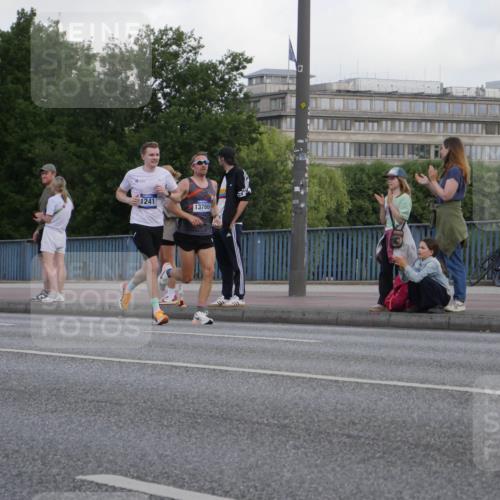 29.06.2025 - hella hamburg halbmarathon Luisa Fischer http://msf.ph/oto/8443063 29.06.2025 09:44:05 Kennedybrücke 1241, 13780, 1241 meine-sportfotos.de