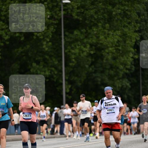 29.06.2025 - hella hamburg halbmarathon Dr. Thomas Lammeyer http://msf.ph/oto/8443123 29.06.2025 10:57:30 Kennedybrücke 2291, 2420, 2983, 4595, 7032, 7039, 7511, 7690, 7890, 9368, 10080, 10417, 10490, 10568, 10879, 10981, 11268 meine-sportfotos.de