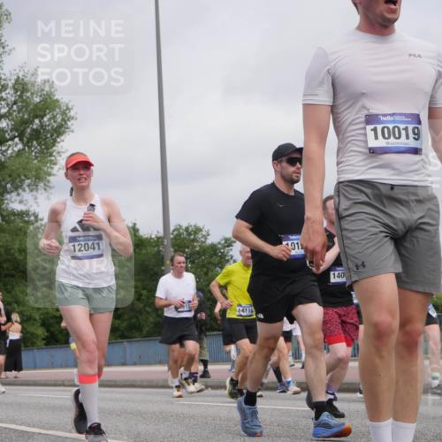 29.06.2025 - hella hamburg halbmarathon Luisa Fischer http://msf.ph/oto/8443126 29.06.2025 10:24:55 Kennedybrücke 5759, 6103, 12041, 15, 14118, 91, 140, 10019, 1072, 1158, 1191, 1250, 1958, 2315, 2353, 2529, 2815, 2841, 3606, 3770, 3826, 4046, 5412, 5641, 5759, 6103, 7075, 7672, 8896, 8959, 9326, 9483, 9532, 9635, 10019, 10125, 10787 meine-sportfotos.de