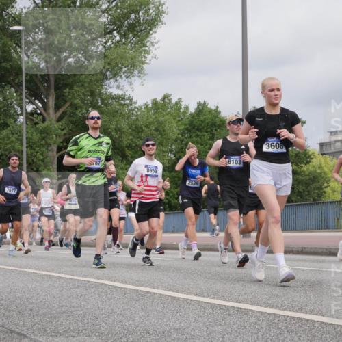 29.06.2025 - hella hamburg halbmarathon Luisa Fischer http://msf.ph/oto/8443158 29.06.2025 10:24:58 Kennedybrücke 41, 1158, 7672, 93, 9635, 87, 8959, 2529, 6103, 3606, 9483, 1072, 1158, 1191, 1250, 1668, 1958, 2529, 2815, 2841, 3606, 3825, 3826, 4046, 5412, 5641, 5759, 6103, 7672, 8860, 8896, 8959, 9002, 9326, 9483, 9635, 10019, 10125, 10787 meine-sportfotos.de