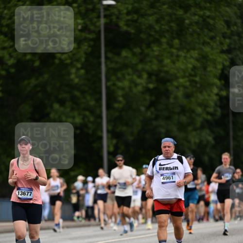 29.06.2025 - hella hamburg halbmarathon Dr. Thomas Lammeyer http://msf.ph/oto/8443203 29.06.2025 10:57:31 Kennedybrücke 2291, 2420, 2983, 4595, 6044, 7032, 7039, 7690, 7890, 8414, 9368, 10080, 10417, 10490, 10568, 10879, 10981, 11268 meine-sportfotos.de