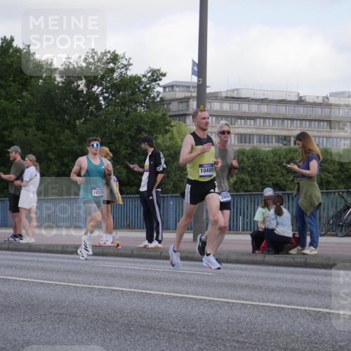 29.06.2025 - hella hamburg halbmarathon Luisa Fischer http://msf.ph/oto/8443260 29.06.2025 09:44:16 Kennedybrücke 18124, 10485, 2604, 2604, 10485 meine-sportfotos.de