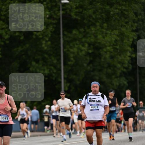 29.06.2025 - hella hamburg halbmarathon Dr. Thomas Lammeyer http://msf.ph/oto/8443262 29.06.2025 10:57:32 Kennedybrücke 2291, 2420, 4595, 6041, 6044, 7032, 7039, 7690, 7890, 8414, 9368, 10080, 10417, 10490, 10568, 10879, 10981, 11268 meine-sportfotos.de