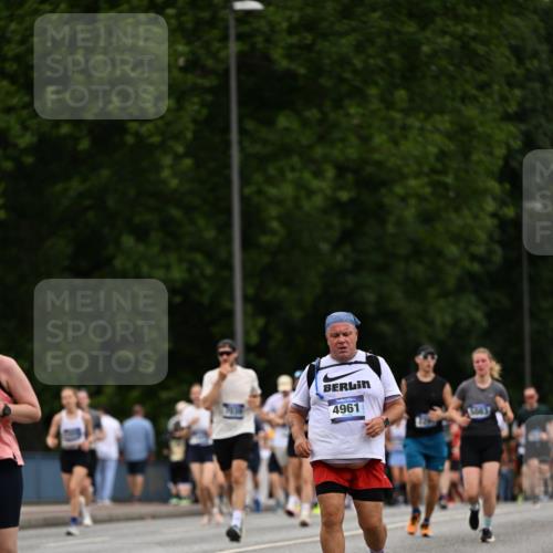 29.06.2025 - hella hamburg halbmarathon Dr. Thomas Lammeyer http://msf.ph/oto/8443296 29.06.2025 10:57:32 Kennedybrücke 2291, 2420, 4595, 6041, 6044, 7032, 7039, 7690, 7890, 8414, 9368, 10080, 10417, 10490, 10568, 10879, 10981, 11268 meine-sportfotos.de