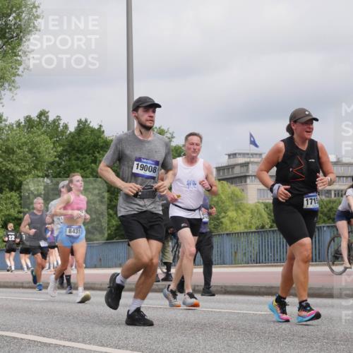 29.06.2025 - hella hamburg halbmarathon Luisa Fischer http://msf.ph/oto/8443302 29.06.2025 10:25:10 Kennedybrücke 22, 126, 8431, 19008, 1715, 1269, 2009, 4289, 4375, 4376, 6676, 7375, 7612, 8431, 9002, 9062, 9327, 9788, 10167 meine-sportfotos.de