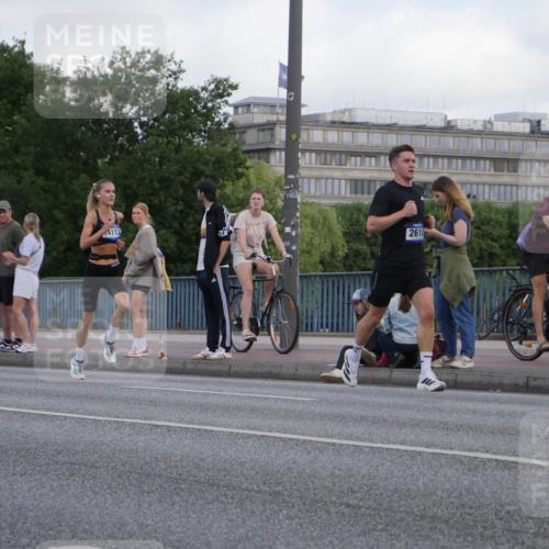 29.06.2025 - hella hamburg halbmarathon Luisa Fischer http://msf.ph/oto/8443331 29.06.2025 09:44:25 Kennedybrücke 4113, 2618 meine-sportfotos.de