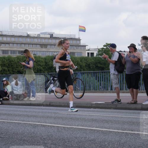 29.06.2025 - hella hamburg halbmarathon Luisa Fischer http://msf.ph/oto/8443360 29.06.2025 09:44:26 Kennedybrücke  meine-sportfotos.de