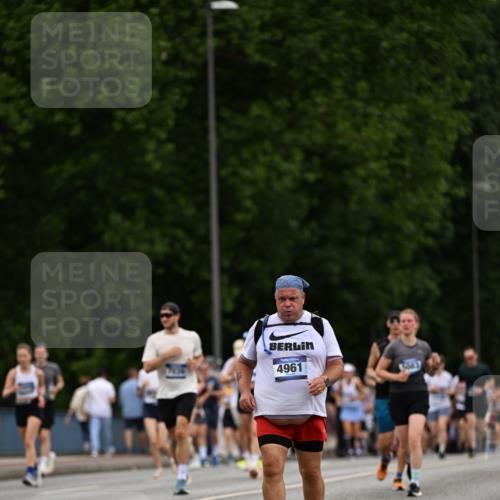 29.06.2025 - hella hamburg halbmarathon Dr. Thomas Lammeyer http://msf.ph/oto/8443383 29.06.2025 10:57:33 Kennedybrücke 2291, 2420, 4595, 6041, 6044, 7032, 7039, 7690, 7890, 8414, 9368, 10080, 10417, 10490, 10568, 10879, 10981, 11268 meine-sportfotos.de