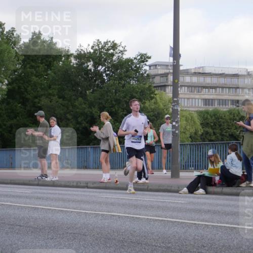 29.06.2025 - hella hamburg halbmarathon Luisa Fischer http://msf.ph/oto/8443392 29.06.2025 09:44:37 Kennedybrücke 9269, 10468 meine-sportfotos.de