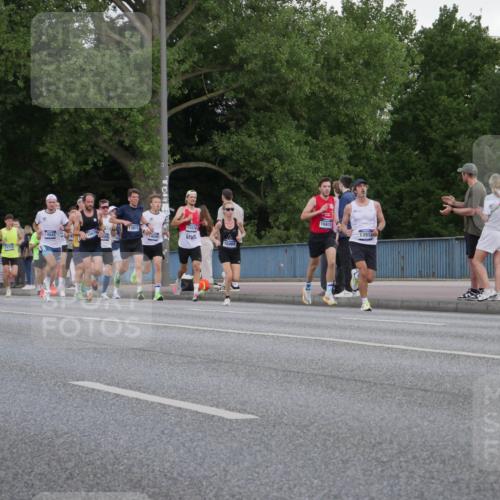 29.06.2025 - hella hamburg halbmarathon Luisa Fischer http://msf.ph/oto/8443415 29.06.2025 09:44:40 Kennedybrücke 5612, 7331, 7855, 9269, 10468 meine-sportfotos.de