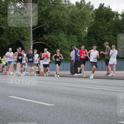 29.06.2025 - hella hamburg halbmarathon Luisa Fischer http://msf.ph/oto/8443427 29.06.2025 09:44:40 Kennedybrücke 13913, 5612, 7331, 7855, 9269, 10468 meine-sportfotos.de