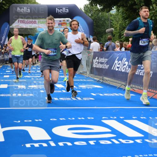 29.06.2025 - hella hamburg halbmarathon Strokosch-Dieckow http://msf.ph/oto/8443435 29.06.2025 10:49:23 Ziel 1342, 1476, 2878, 4183, 4185, 6158, 8437, 8689, 8813, 10053, 10189, 11339, 11779, 11819, 12094, 12670, 13269, 14526, 14838, 15422, 15784, 15894, 15966, 16891, 18476, 18887, 18960 meine-sportfotos.de