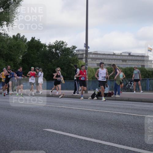 29.06.2025 - hella hamburg halbmarathon Luisa Fischer http://msf.ph/oto/8443452 29.06.2025 09:44:42 Kennedybrücke 5612, 1483, 19041, 13913, 13872, 11078, 16615, 176, 5612, 7331, 7855, 9269, 10468 meine-sportfotos.de