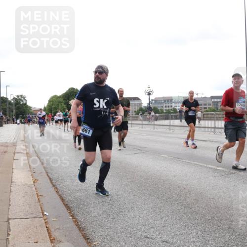 29.06.2025 - hella hamburg halbmarathon Lena Gebhardt http://msf.ph/oto/8443478 29.06.2025 10:29:42 Lombardsbrücke 322, 12086, 1661, 12099, 1063, 1097, 1230, 1661, 1694, 2302, 2699, 3179, 3311, 3524, 3613, 4349, 4373, 4395, 4580, 5063, 5350, 6285, 6725, 7449, 7517, 7832, 8388, 8812, 8941, 9095, 9714, 9937, 10322, 10641, 10808, 10996, 11249, 11269, 11376, 11444, 11634, 11792, 11803, 11989, 12086, 12216, 12227, 12305, 12537, 12958, 13031, 13382, 13810, 14644, 15266, 16306, 16659, 16662, 16676, 17496, 17529, 17945, 18298, 18299, 18385, 18414 meine-sportfotos.de