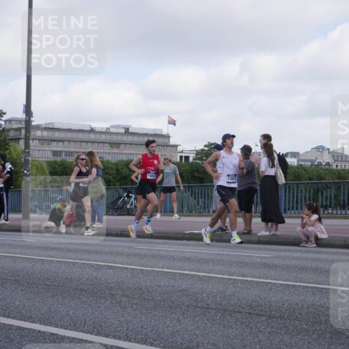 29.06.2025 - hella hamburg halbmarathon Luisa Fischer http://msf.ph/oto/8443480 29.06.2025 09:44:44 Kennedybrücke 13872, 16615, 11078, 13913, 10468, 5612, 7331, 7855, 9269, 10468 meine-sportfotos.de