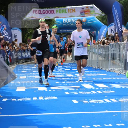 29.06.2025 - hella hamburg halbmarathon Strokosch-Dieckow http://msf.ph/oto/8443511 29.06.2025 10:40:01 Ziel 2826, 3626, 5007, 5050, 5375, 5508, 6080, 7981, 8467, 8574, 8933, 12091, 13514, 15421, 15424, 17973 meine-sportfotos.de