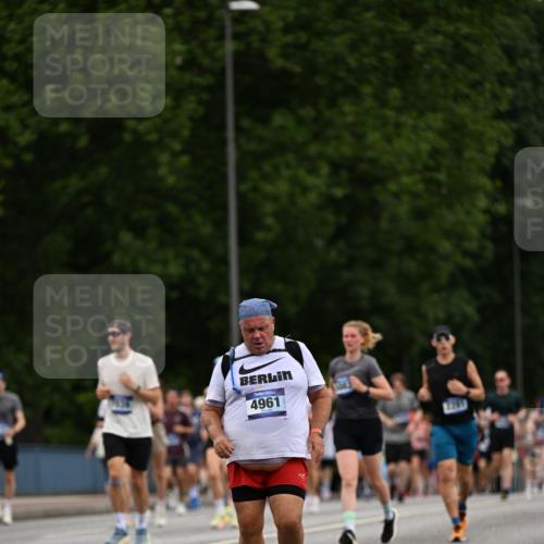 29.06.2025 - hella hamburg halbmarathon Dr. Thomas Lammeyer http://msf.ph/oto/8443513 29.06.2025 10:57:34 Kennedybrücke 2291, 4595, 6041, 6044, 7032, 7039, 7690, 7890, 8414, 9368, 10080, 10417, 10490, 10568, 10879, 10981, 11268 meine-sportfotos.de