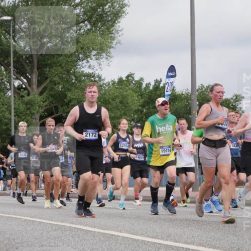 29.06.2025 - hella hamburg halbmarathon Luisa Fischer http://msf.ph/oto/8443514 29.06.2025 10:25:24 Kennedybrücke 4556, 3946, 9516, 9, 68, 2, 00, 2172, 12933, 507, 1837, 17416, 18, 4079, 19154, 1294, 1419, 1963, 2063, 2172, 2919, 3108, 3172, 3735, 3768, 3946, 4114, 4556, 5079, 6030, 6303, 6805, 6849, 7162, 7794, 8884, 8954, 9204, 9516, 9807, 10241, 10663, 10710 meine-sportfotos.de