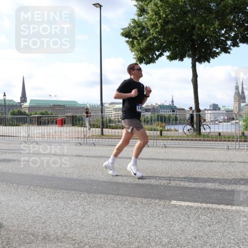 29.06.2025 - hella hamburg halbmarathon Lena Gebhardt http://msf.ph/oto/8443549 29.06.2025 09:53:10 Lombardsbrücke 14, 1012, 1070, 1163, 1176, 1391, 1466, 1558, 1613, 1735, 1750, 1759, 1782, 2048, 2189, 2213, 2233, 2234, 2590, 2623, 2788, 2970, 3021, 3098, 3109, 3124, 3304, 3907, 3917, 3928, 4080, 4091, 4277, 4497, 4553, 4691, 4933, 4981, 4997, 5022, 5132, 5476, 5477, 5623, 5624, 5682, 5692, 6081, 6152, 6203, 6375, 6460, 6712, 6716, 7005, 7093, 7147, 7191, 7204, 7322, 7325, 7450, 7599, 7765, 7843, 8063, 8145, 8467, 8664, 9126 meine-sportfotos.de