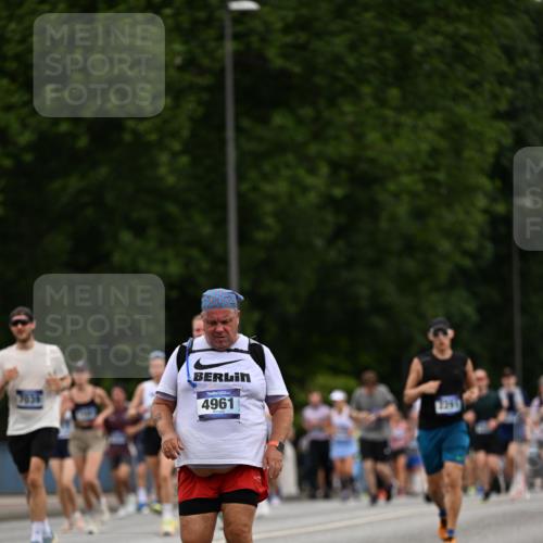 29.06.2025 - hella hamburg halbmarathon Dr. Thomas Lammeyer http://msf.ph/oto/8443604 29.06.2025 10:57:35 Kennedybrücke 1753, 2291, 4595, 6041, 6044, 7039, 7690, 7890, 8414, 8515, 9368, 10080, 10490, 10568, 10879, 10981, 11268 meine-sportfotos.de
