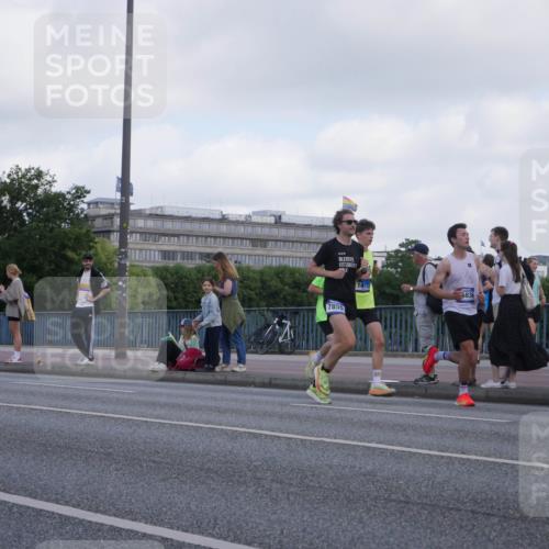 29.06.2025 - hella hamburg halbmarathon Luisa Fischer http://msf.ph/oto/8443606 29.06.2025 09:44:48 Kennedybrücke 1475, 7855, 4836, 5612, 7331, 7855, 9269, 10468 meine-sportfotos.de