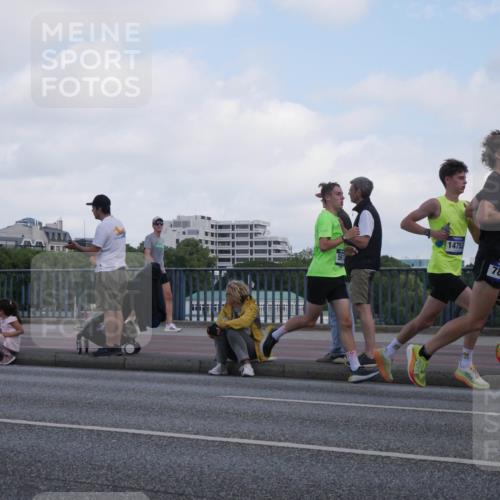 29.06.2025 - hella hamburg halbmarathon Luisa Fischer http://msf.ph/oto/8443659 29.06.2025 09:44:50 Kennedybrücke 14753, 5612, 7331, 7855, 9269 meine-sportfotos.de