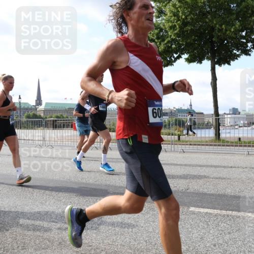 29.06.2025 - hella hamburg halbmarathon Lena Gebhardt http://msf.ph/oto/8443690 29.06.2025 09:53:11 Lombardsbrücke 1090, 800, 1699, 60, 1012, 1070, 1163, 1176, 1391, 1466, 1558, 1613, 1735, 1750, 1759, 1782, 2048, 2189, 2213, 2233, 2234, 2365, 2402, 2590, 2623, 2788, 2970, 3021, 3098, 3109, 3124, 3304, 3907, 3917, 3928, 4080, 4091, 4277, 4497, 4553, 4691, 4933, 4981, 4997, 5022, 5132, 5476, 5477, 5623, 5624, 5682, 5692, 6081, 6152, 6203, 6375, 6460, 6712, 6716, 7005, 7093, 7147, 7191, 7204, 7322, 7325, 7450, 7599, 7765, 7843, 8063, 8145, 8467, 8664, 9126 meine-sportfotos.de
