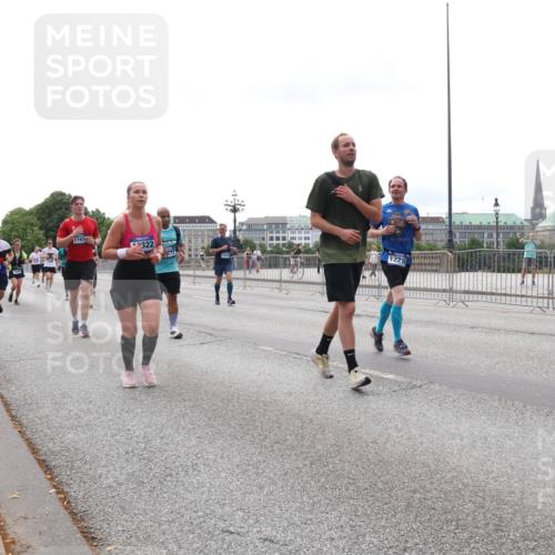 29.06.2025 - hella hamburg halbmarathon Lena Gebhardt http://msf.ph/oto/8443700 29.06.2025 10:29:44 Lombardsbrücke 1063, 1163, 322, 12216, 1063, 1097, 1230, 1661, 1694, 2302, 2699, 3179, 3311, 3524, 3613, 4349, 4373, 4395, 4580, 5063, 5322, 5350, 6285, 6725, 7517, 7832, 8388, 8792, 8812, 8941, 9095, 9714, 9937, 10162, 10322, 10641, 10808, 10996, 11249, 11269, 11376, 11444, 11634, 11792, 11803, 11989, 12086, 12216, 12227, 12305, 12537, 13031, 13382, 13810, 14644, 15266, 16306, 16659, 16662, 16676, 17496, 17529, 17945, 18298, 18299, 18385, 18414 meine-sportfotos.de