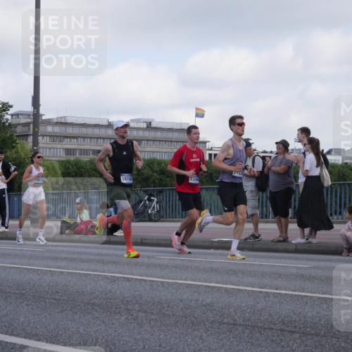 29.06.2025 - hella hamburg halbmarathon Luisa Fischer http://msf.ph/oto/8443709 29.06.2025 09:44:55 Kennedybrücke 18740, 13346 meine-sportfotos.de