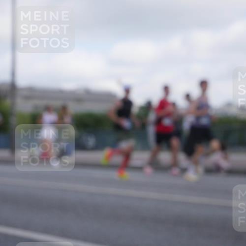 29.06.2025 - hella hamburg halbmarathon Luisa Fischer http://msf.ph/oto/8443721 29.06.2025 09:44:56 Kennedybrücke  meine-sportfotos.de