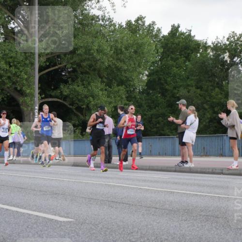 29.06.2025 - hella hamburg halbmarathon Luisa Fischer http://msf.ph/oto/8443785 29.06.2025 09:45:04 Kennedybrücke 4338, 5301, 9385, 12529, 12992, 4338, 9097, 9385 meine-sportfotos.de