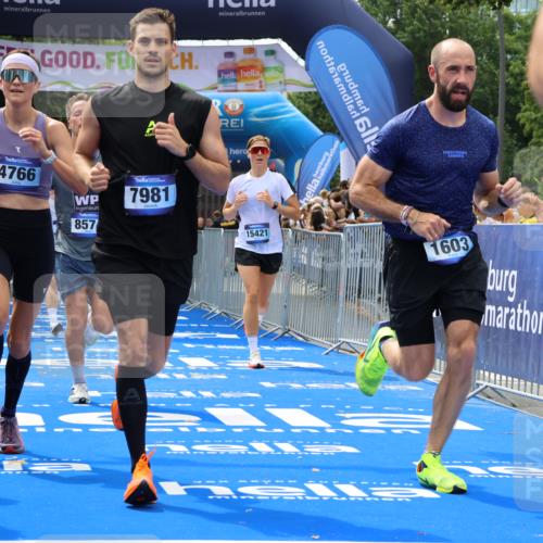 29.06.2025 - hella hamburg halbmarathon Strokosch-Dieckow http://msf.ph/oto/8443808 29.06.2025 10:39:54 Ziel 1603, 1975, 2525, 2563, 2573, 3626, 4766, 5050, 5375, 6080, 6149, 7981, 8467, 8574, 11714, 15421, 15813 meine-sportfotos.de