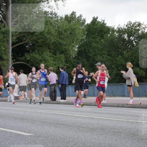 29.06.2025 - hella hamburg halbmarathon Luisa Fischer http://msf.ph/oto/8443820 29.06.2025 09:45:05 Kennedybrücke 4338, 5301, 12341, 9385, 12529, 12992, 4338, 9097, 9385 meine-sportfotos.de