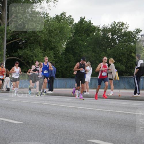 29.06.2025 - hella hamburg halbmarathon Luisa Fischer http://msf.ph/oto/8443832 29.06.2025 09:45:06 Kennedybrücke 9385, 4338, 9097, 9385 meine-sportfotos.de