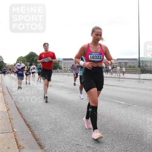 29.06.2025 - hella hamburg halbmarathon Lena Gebhardt http://msf.ph/oto/8443833 29.06.2025 10:29:45 Lombardsbrücke 1063, 163, 10322, 1063, 1097, 1230, 1661, 1694, 2302, 2699, 3179, 3311, 3524, 3613, 4349, 4395, 4580, 5063, 5322, 5350, 6285, 6725, 7517, 7832, 8388, 8792, 8812, 8941, 9095, 9714, 9937, 10162, 10322, 10641, 10808, 10996, 11249, 11269, 11376, 11444, 11634, 11792, 11803, 12086, 12216, 12227, 12305, 12537, 13031, 13382, 13810, 14644, 15266, 16306, 16659, 16662, 16676, 17496, 17529, 17945, 18298, 18299, 18385 meine-sportfotos.de