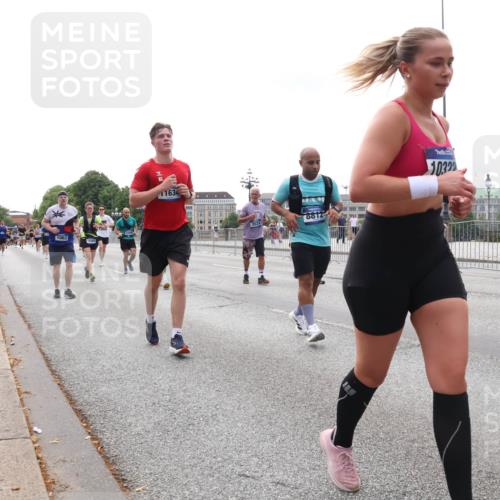 29.06.2025 - hella hamburg halbmarathon Lena Gebhardt http://msf.ph/oto/8443854 29.06.2025 10:29:45 Lombardsbrücke 1063, 11634, 8812, 10329, 1063, 1097, 1230, 1661, 1694, 2302, 2699, 3179, 3311, 3524, 3613, 4349, 4395, 4580, 5063, 5322, 5350, 6285, 6725, 7517, 7832, 8388, 8792, 8812, 8941, 9095, 9714, 9937, 10162, 10322, 10641, 10808, 10996, 11249, 11269, 11376, 11444, 11634, 11792, 11803, 12086, 12216, 12227, 12305, 12537, 13031, 13382, 13810, 14644, 15266, 16306, 16659, 16662, 16676, 17496, 17529, 17945, 18298, 18299, 18385 meine-sportfotos.de