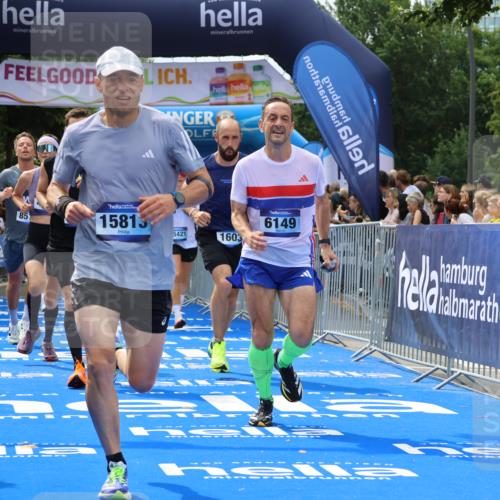 29.06.2025 - hella hamburg halbmarathon Strokosch-Dieckow http://msf.ph/oto/8443855 29.06.2025 10:39:53 Ziel 1603, 1975, 2525, 2563, 2573, 3626, 4766, 5375, 6149, 7981, 8467, 8574, 11714, 15421, 15813 meine-sportfotos.de