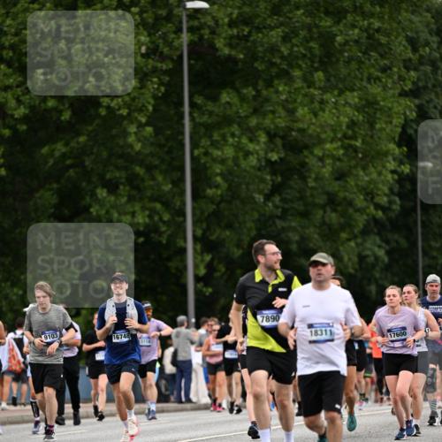 29.06.2025 - hella hamburg halbmarathon Dr. Thomas Lammeyer http://msf.ph/oto/8443868 29.06.2025 10:57:42 Kennedybrücke 1753, 2291, 4595, 5562, 6041, 6044, 6913, 7039, 7611, 7890, 8212, 8414, 8515, 9103, 9368, 9545, 9685, 10490, 10981, 11268 meine-sportfotos.de
