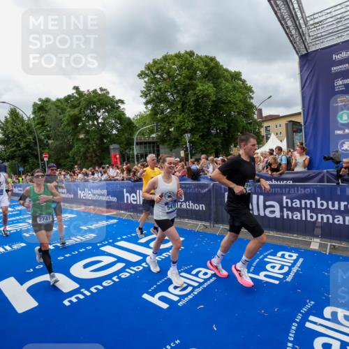 29.06.2025 - hella hamburg halbmarathon Zöllner http://msf.ph/oto/8443872 29.06.2025 10:56:59 Ziel 1955, 2282, 2741, 2759, 5033, 5418, 6835, 7716, 8669, 11043, 11212, 11638, 14678, 15097, 16470, 16620, 16679 meine-sportfotos.de