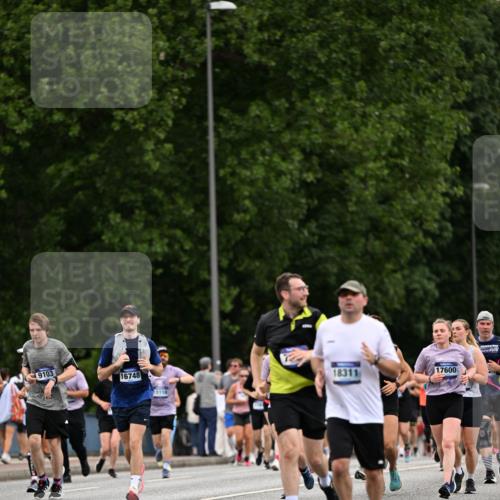 29.06.2025 - hella hamburg halbmarathon Dr. Thomas Lammeyer http://msf.ph/oto/8443873 29.06.2025 10:57:42 Kennedybrücke 1753, 2291, 4595, 5562, 6041, 6044, 6913, 7039, 7611, 7890, 8212, 8414, 8515, 9103, 9368, 9545, 9685, 10490, 10981, 11268 meine-sportfotos.de