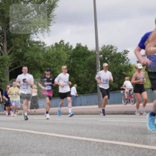 29.06.2025 - hella hamburg halbmarathon Luisa Fischer http://msf.ph/oto/8443901 29.06.2025 10:25:55 Kennedybrücke 249, 2479, 2744, 2886, 3430, 3600, 3601, 4190, 4266, 6048, 6881, 7188, 7190, 7276, 9392, 10432, 10573 meine-sportfotos.de